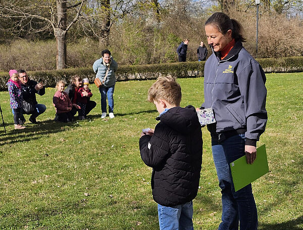 Menschen auf der Wiese